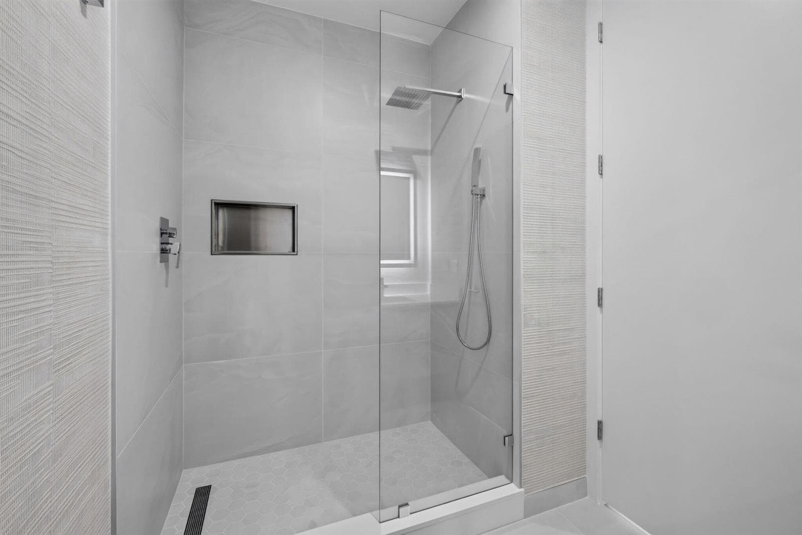 220 Lake Shore Drive 1702 photo 23