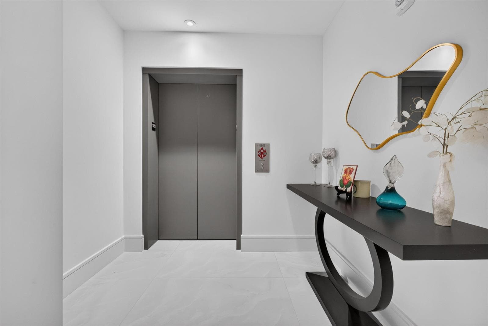 220 Lake Shore Drive 1702 photo 2