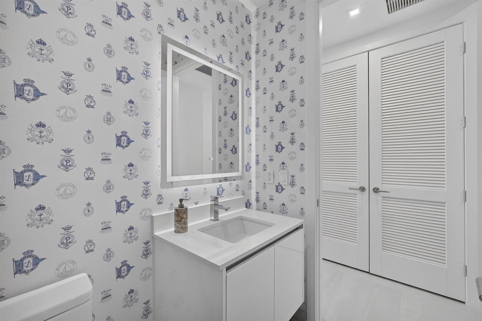 220 Lake Shore Drive 1702 photo 18