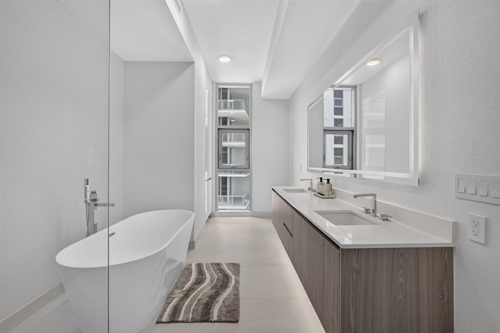 220 Lake Shore Drive 1702 photo 15