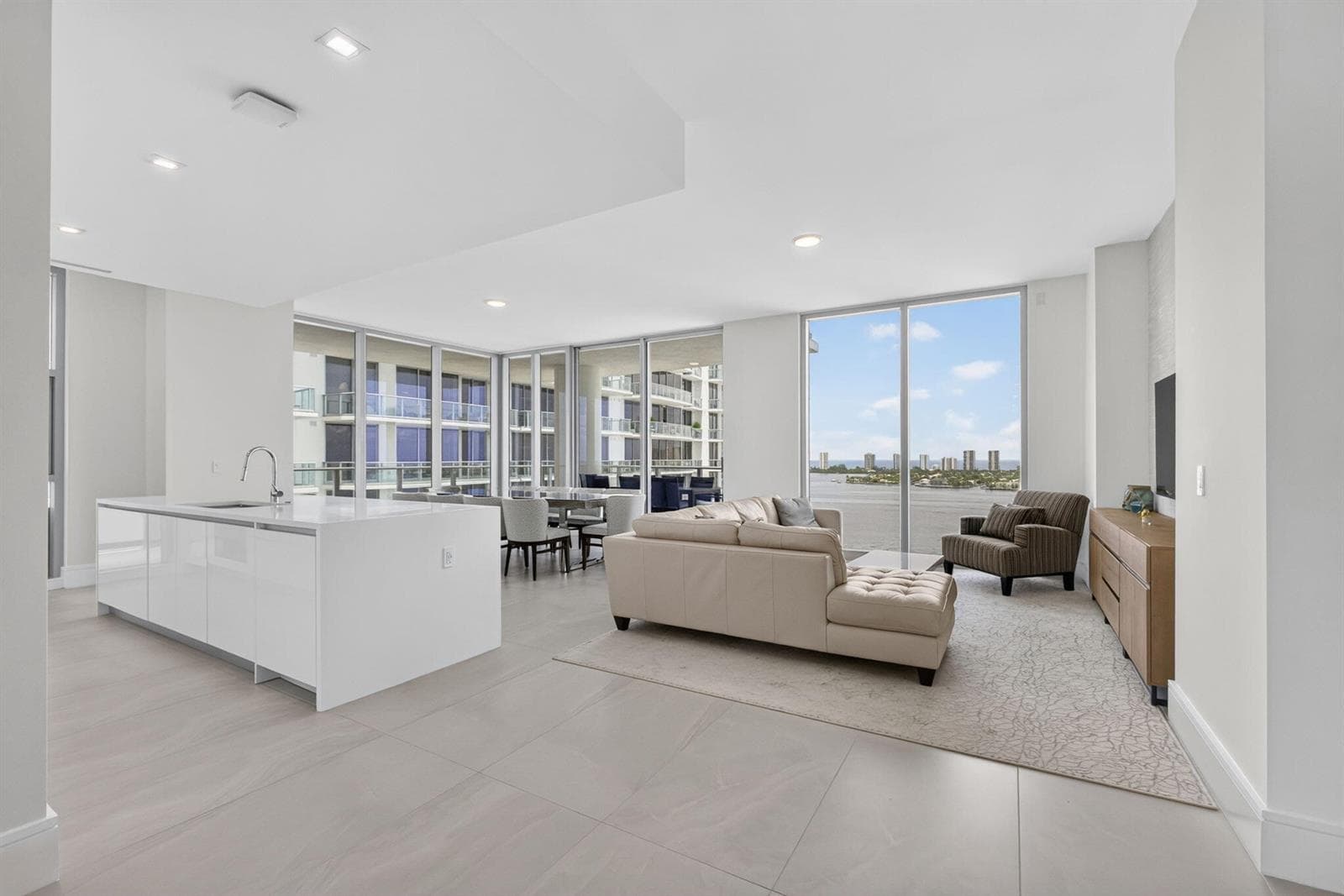 220 Lake Shore Drive 1702 photo 4