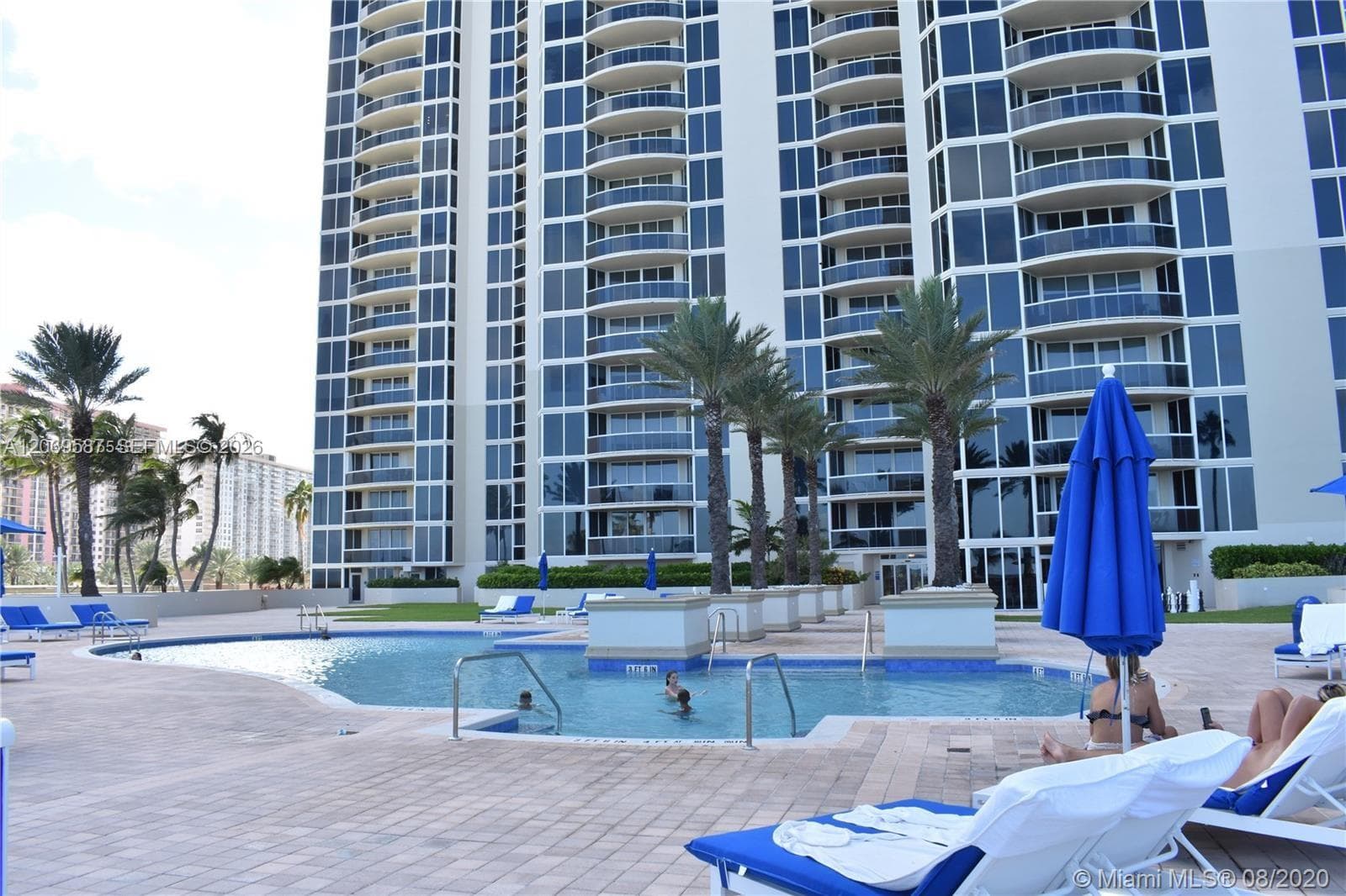 17555 Collins Ave 3202 photo 4