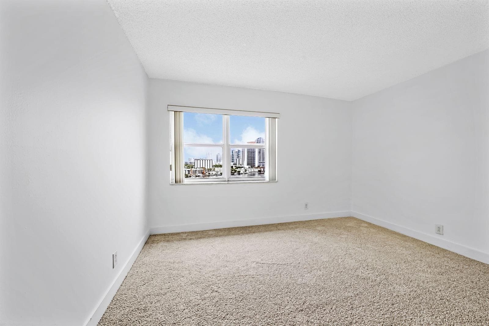 401 Golden Isles Drive 1014 photo 10