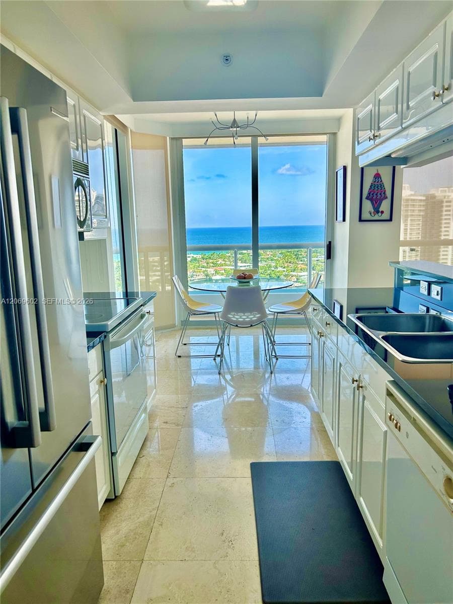 21055 Yacht Club Dr 2710 photo 7