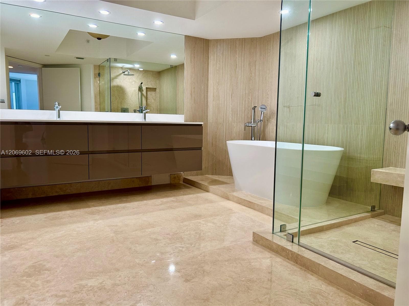 21055 Yacht Club Dr 2710 photo 10