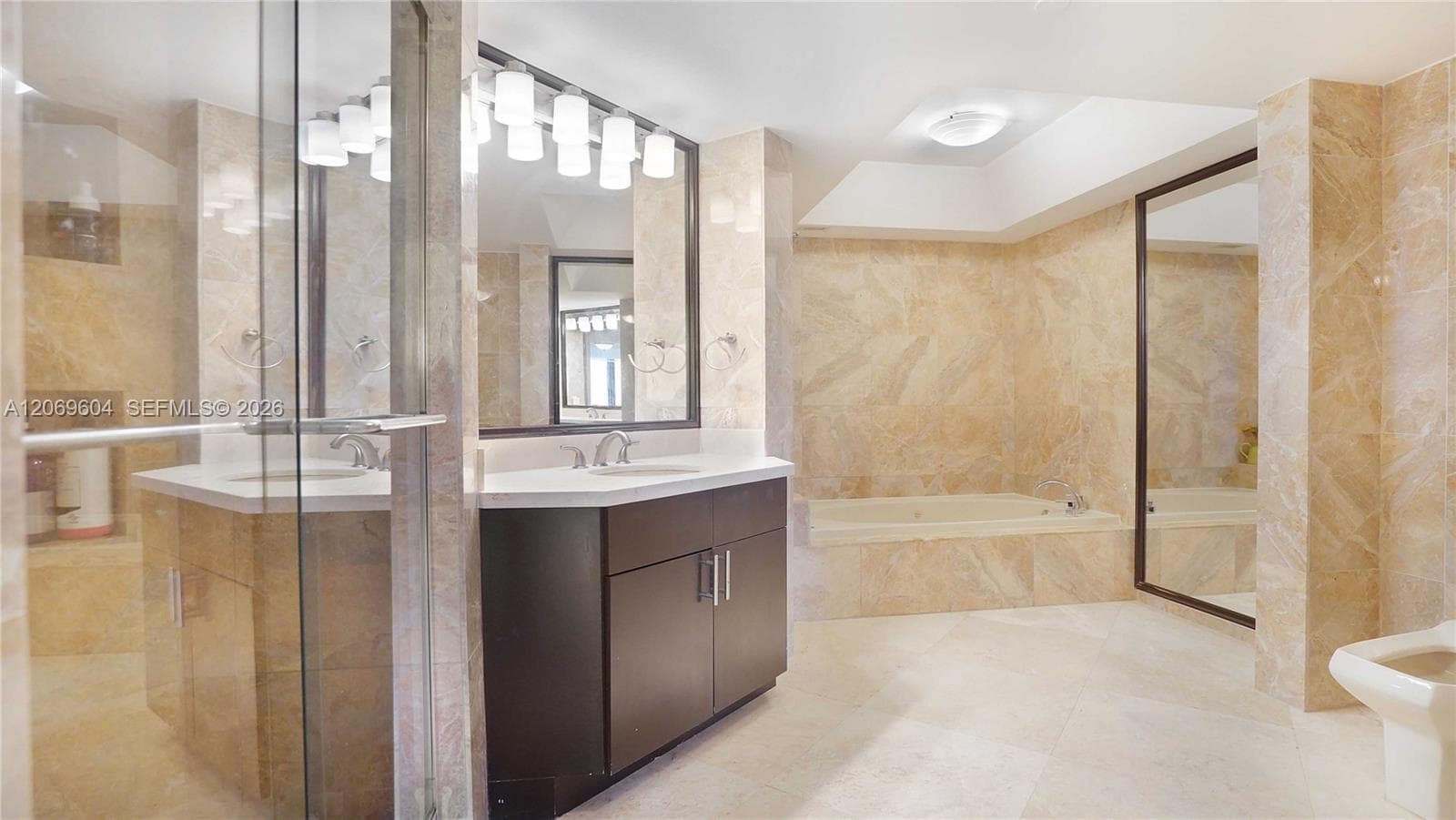 5757 Collins Ave 1505 photo 17