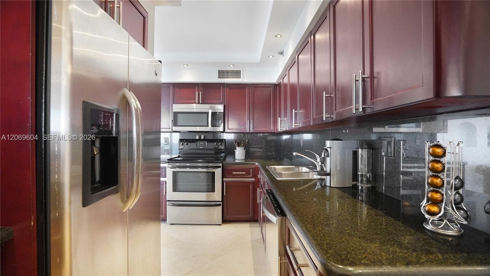 5757 Collins Ave 1505 photo 22
