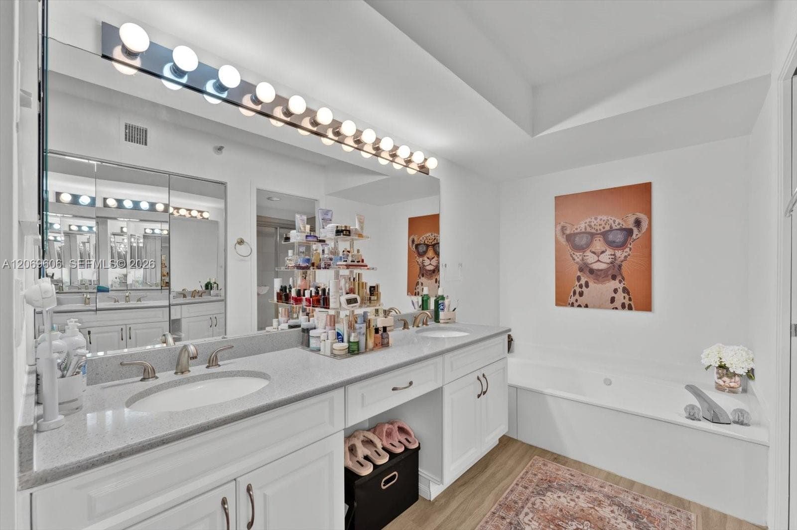 3500 Mystic Pointe Dr 2107 photo 18