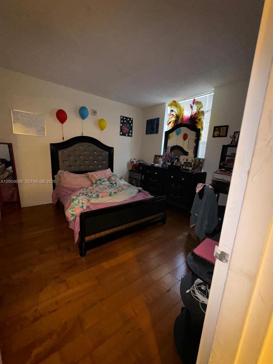 2020 NE 135th St 609 photo 23