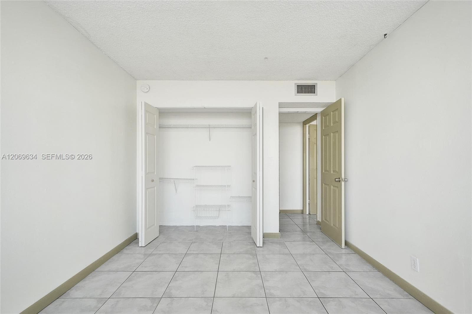 2025 NE 164th St 710 photo 23