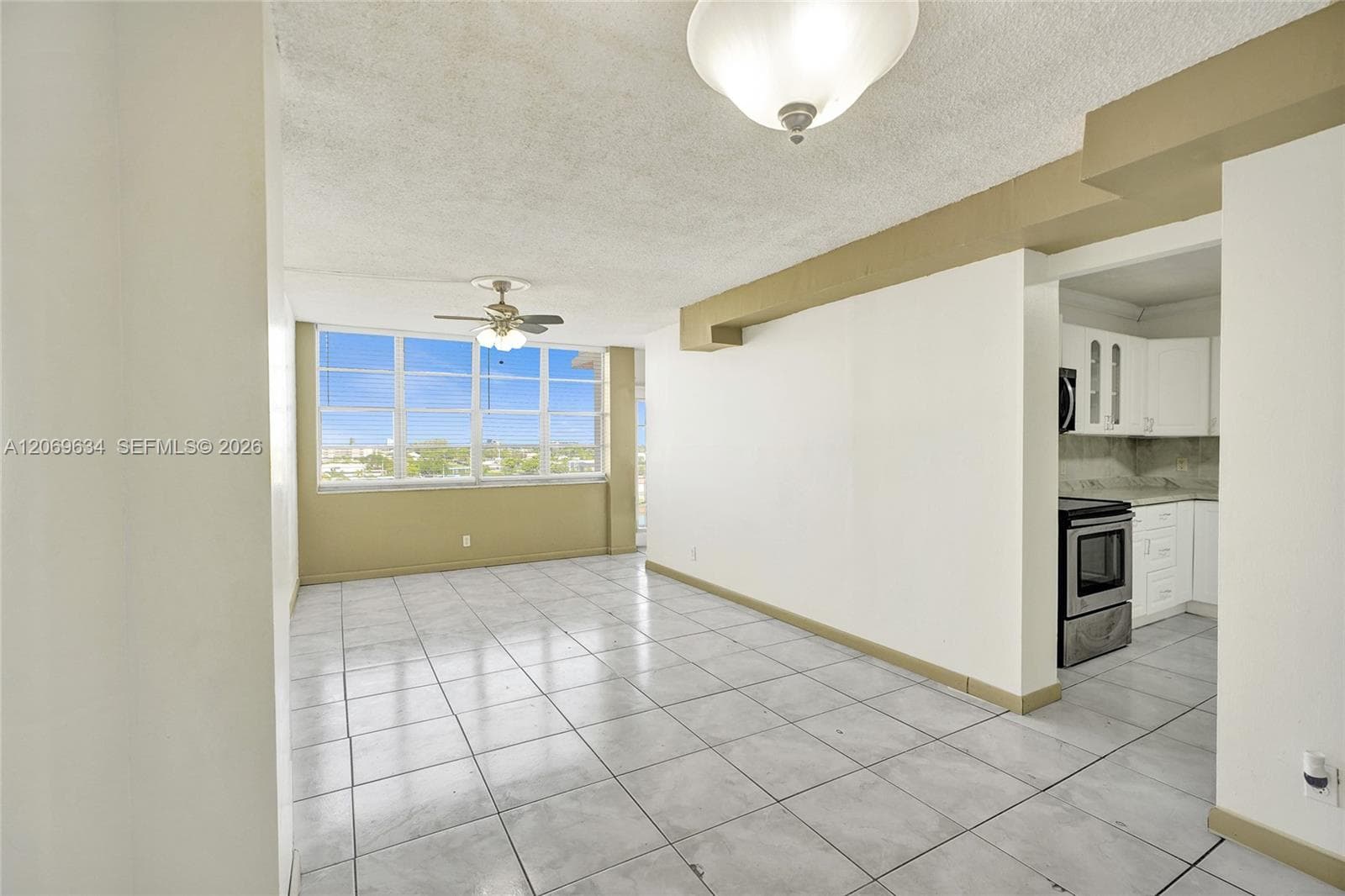 2025 NE 164th St 710 photo 2