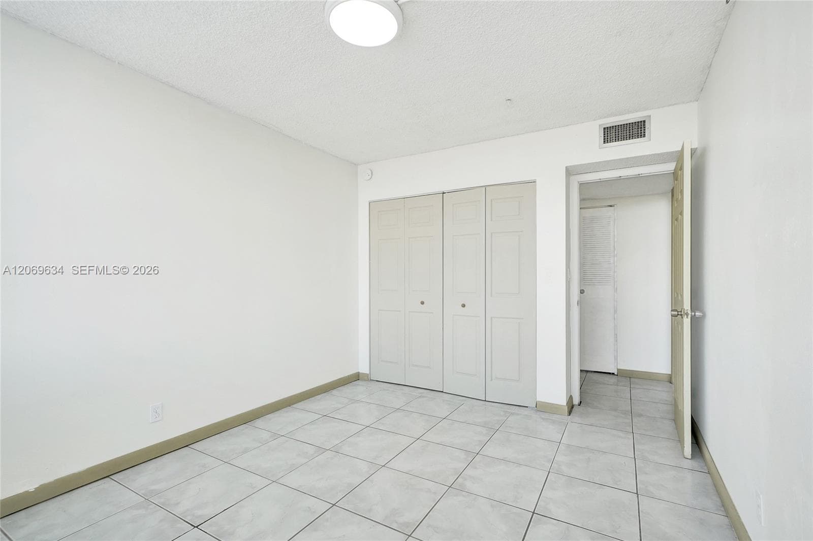 2025 NE 164th St 710 photo 22