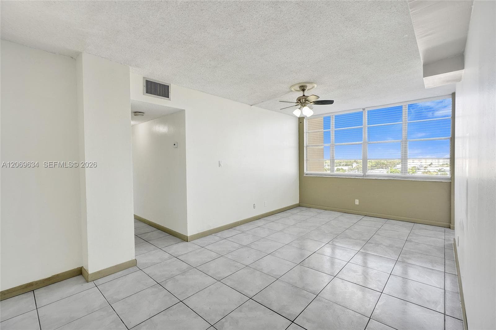 2025 NE 164th St 710 photo 3
