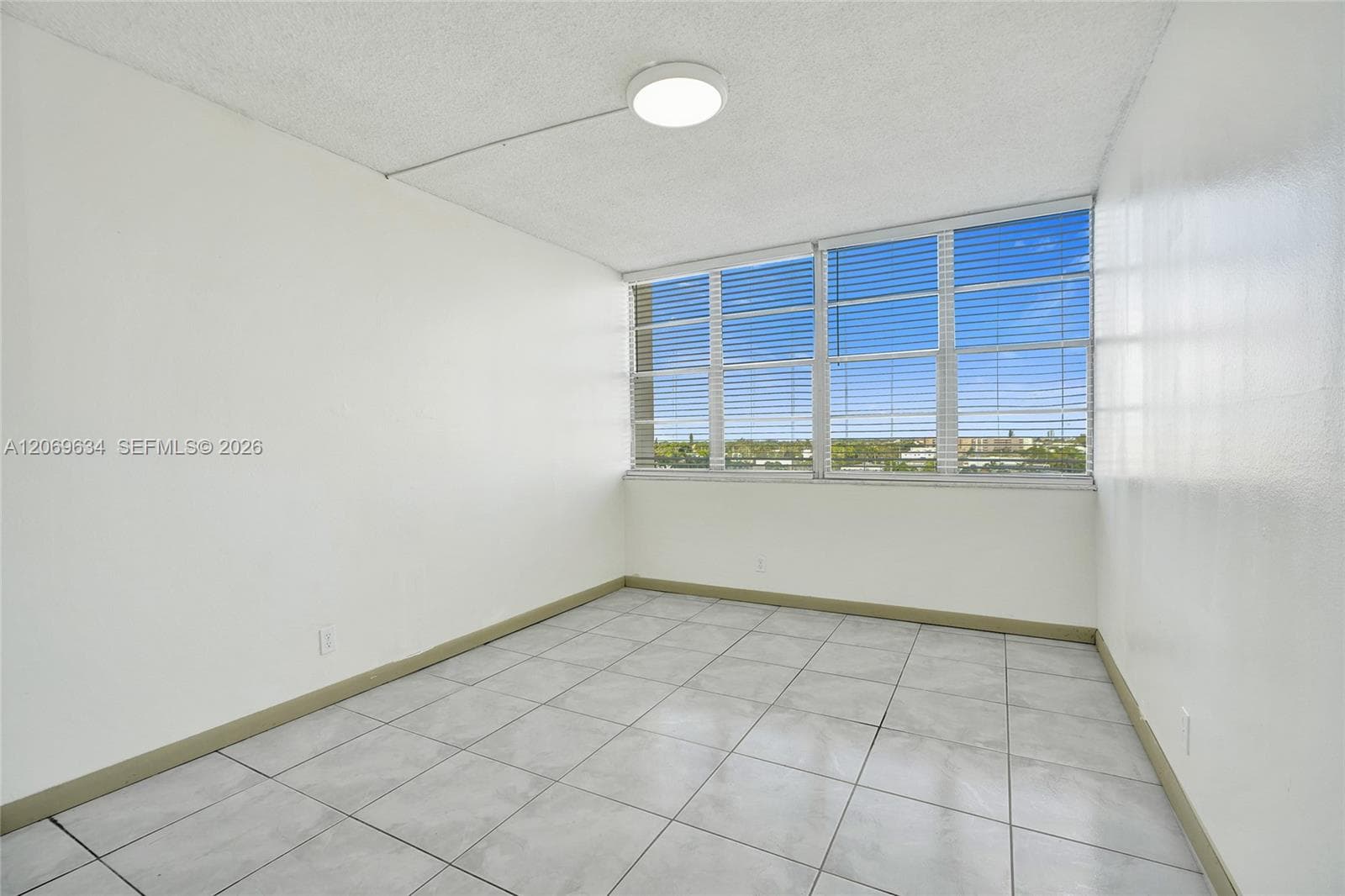 2025 NE 164th St 710 photo 20