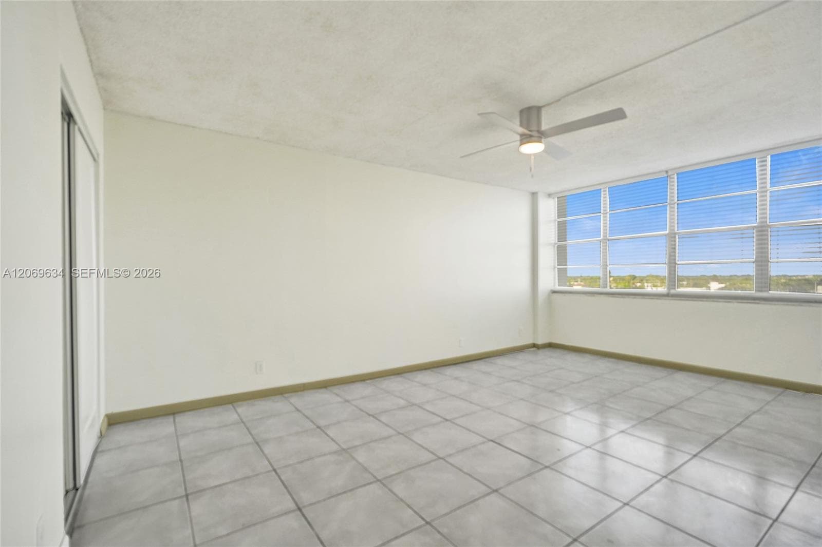 2025 NE 164th St 710 photo 24