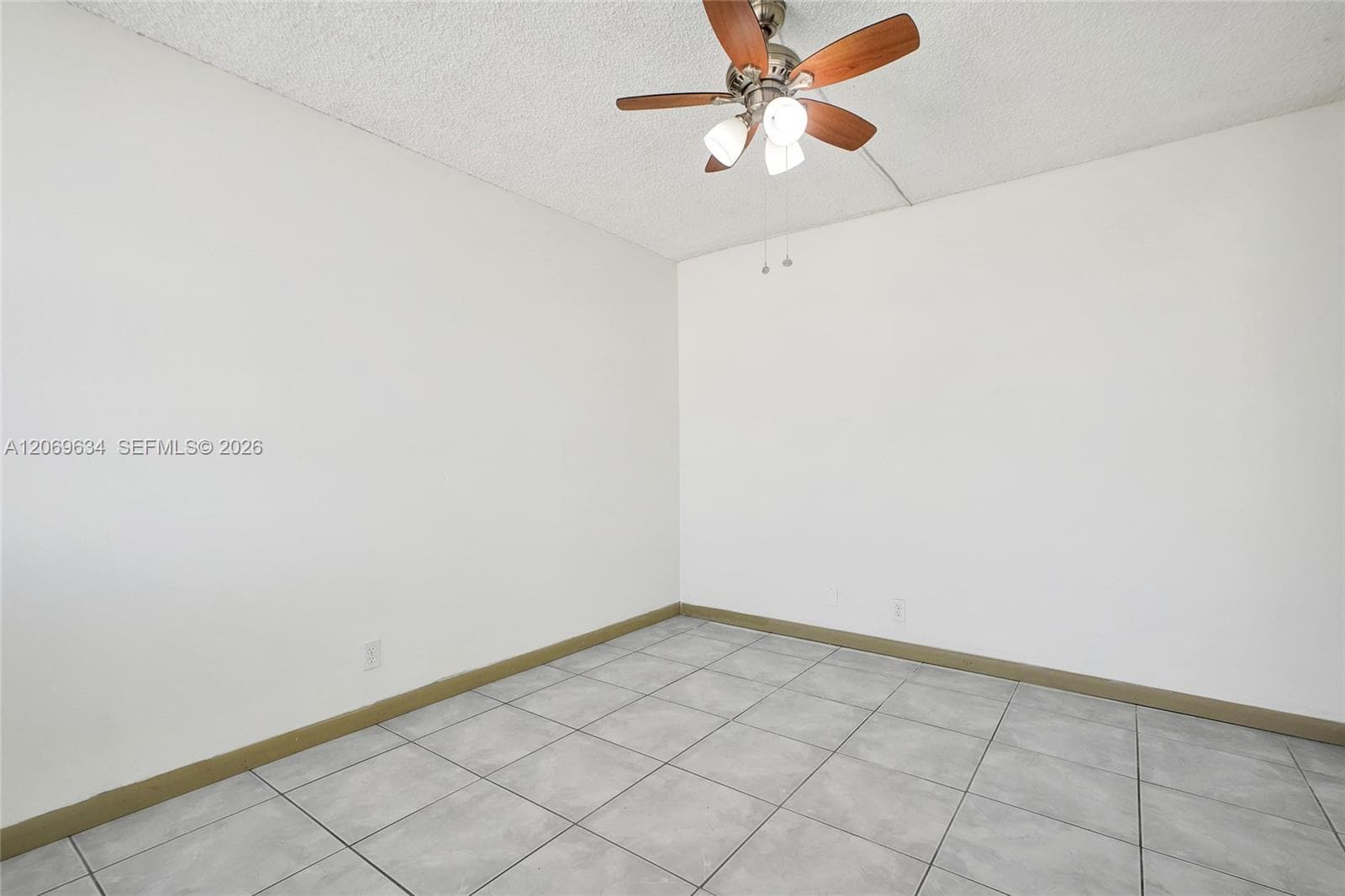 2025 NE 164th St 710 photo 14
