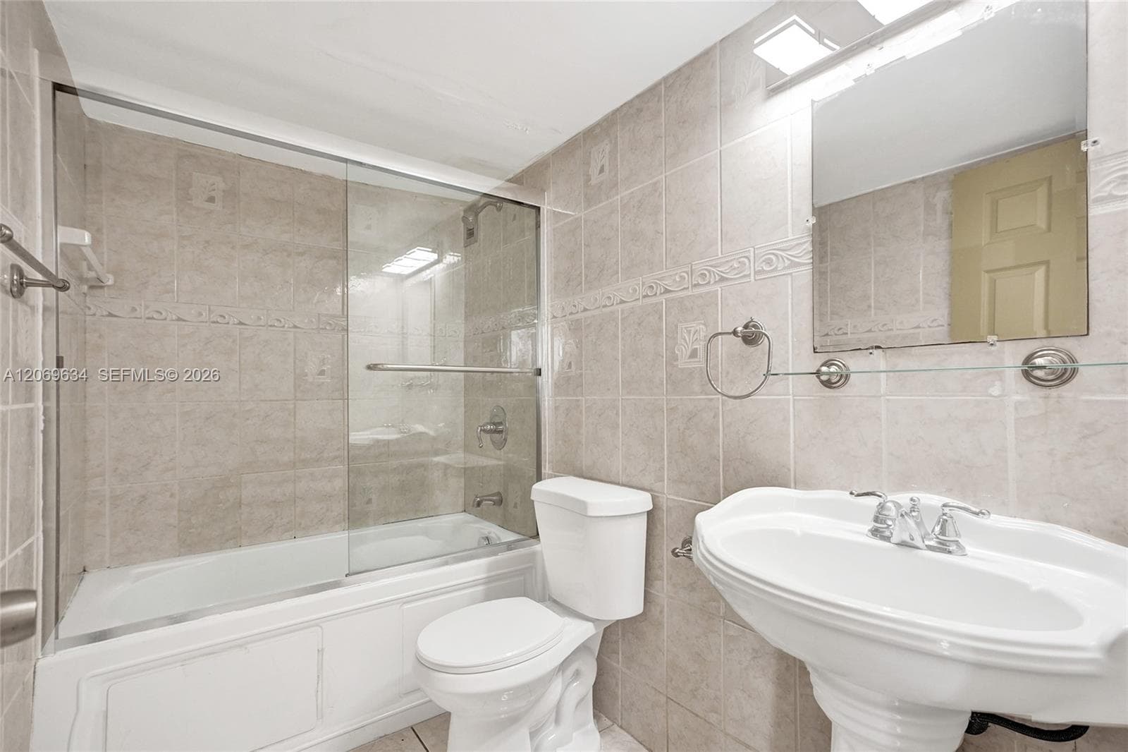 2025 NE 164th St 710 photo 18
