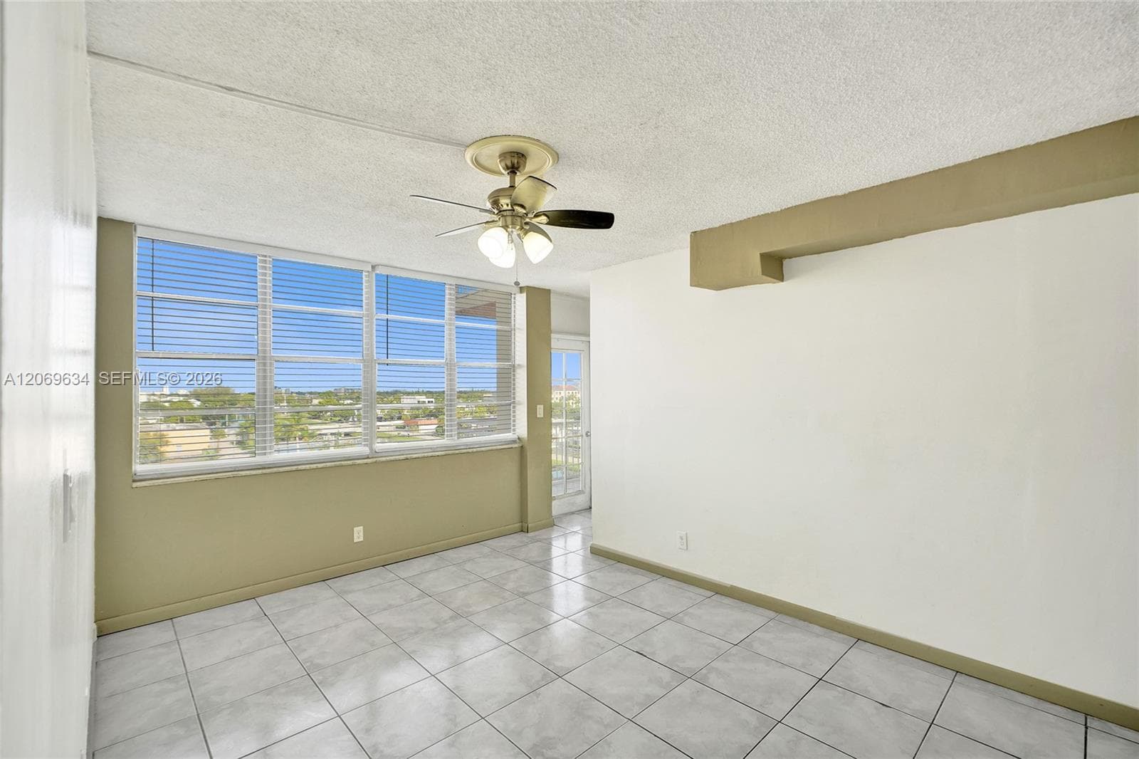 2025 NE 164th St 710 photo 4