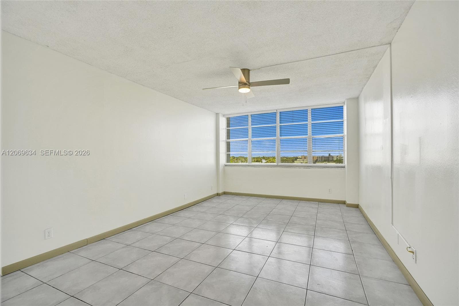 2025 NE 164th St 710 photo 25