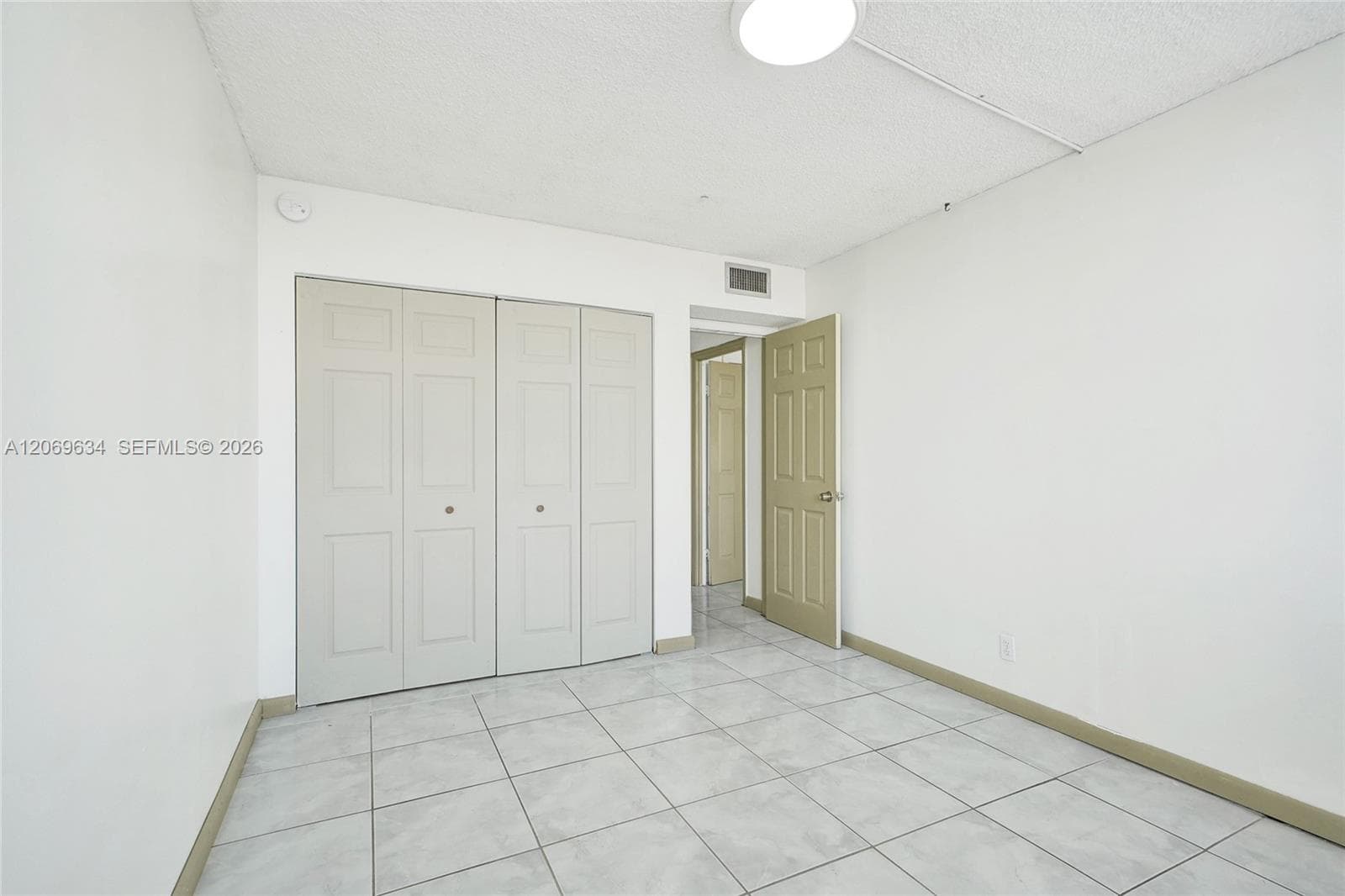 2025 NE 164th St 710 photo 21
