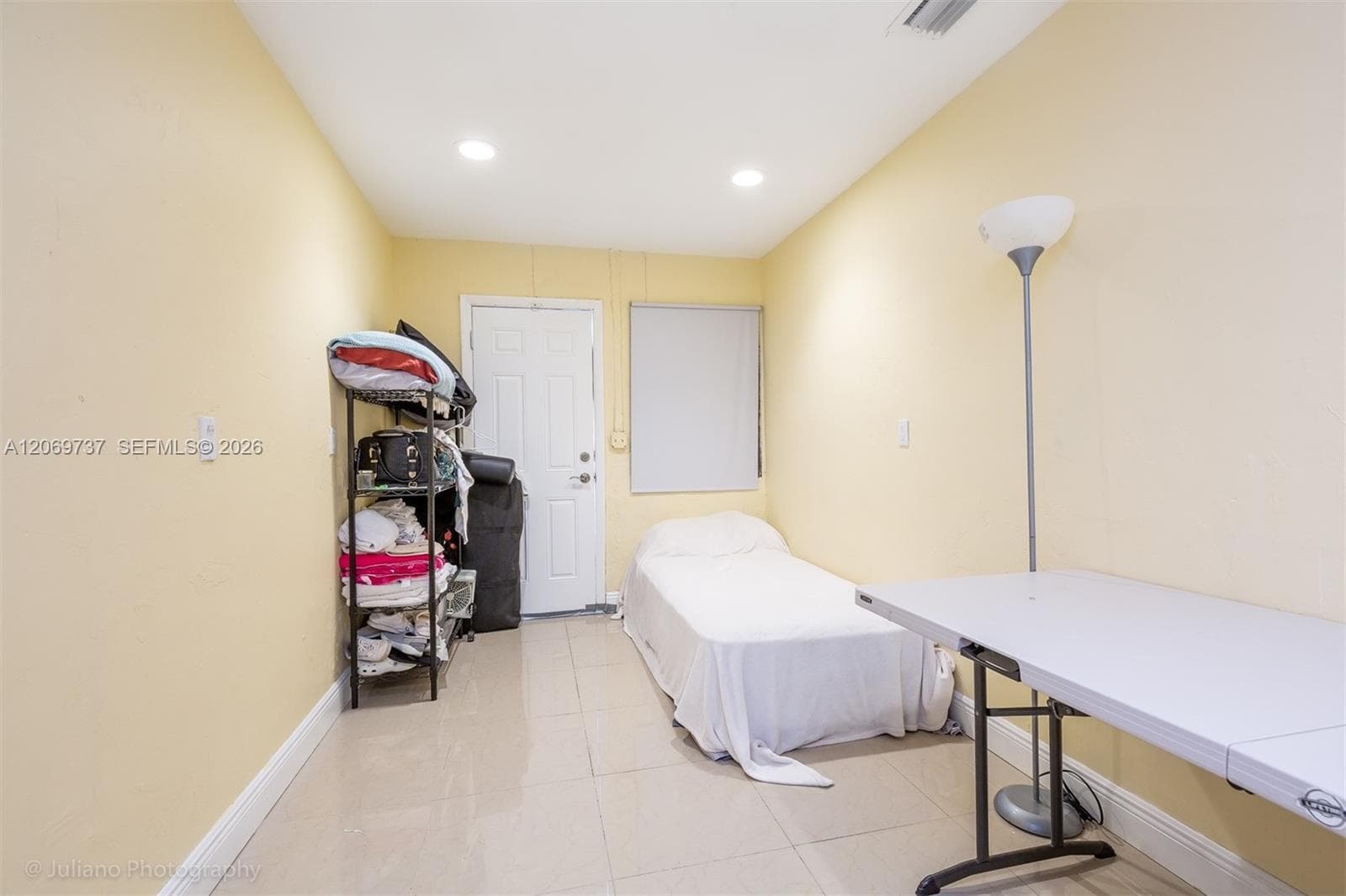 437 Holiday Dr photo 16