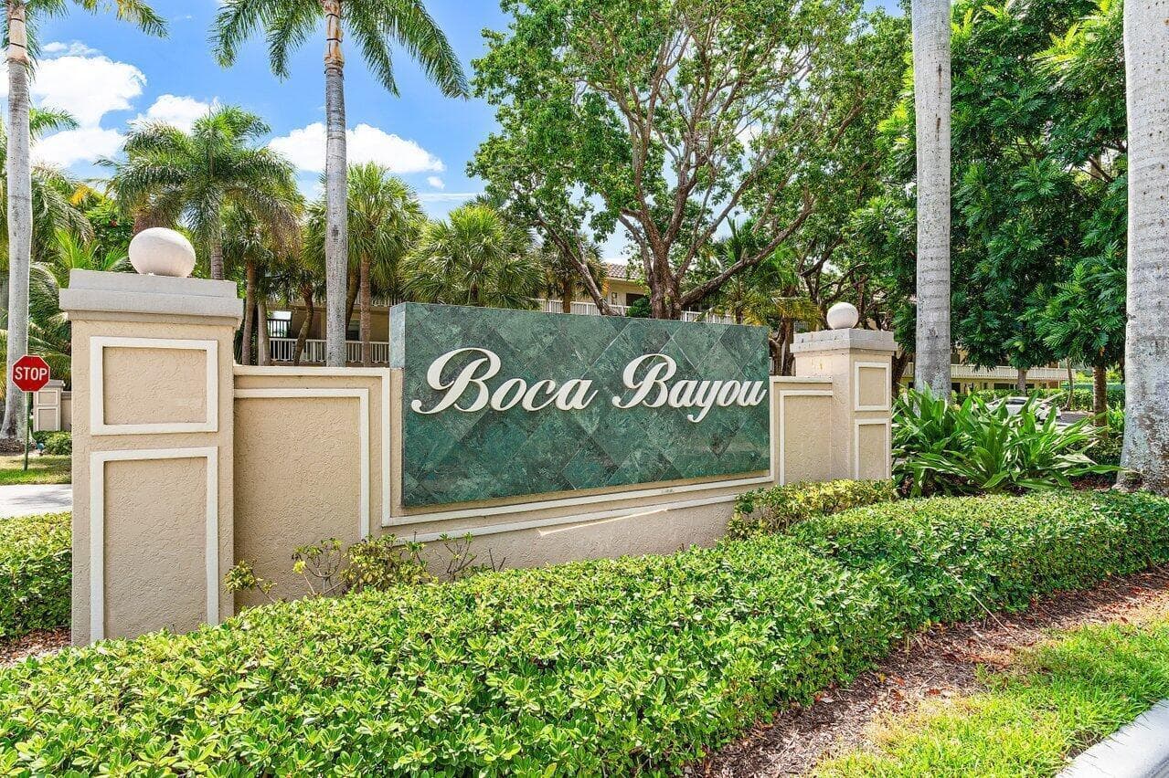 17 ROYAL PALM Way 105 photo 2