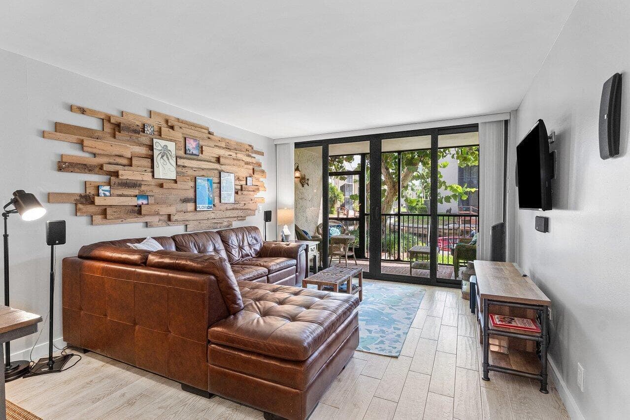 17 ROYAL PALM Way 105 photo 10