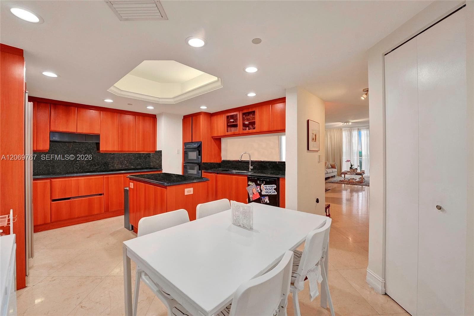 9595 N Collins Ave. 5NG photo 16