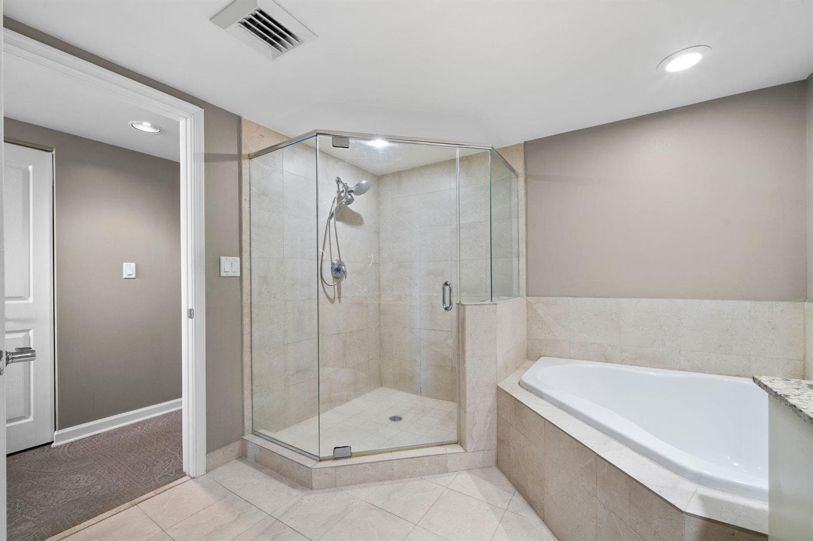 600 W LAS OLAS Boulevard 902S photo 24