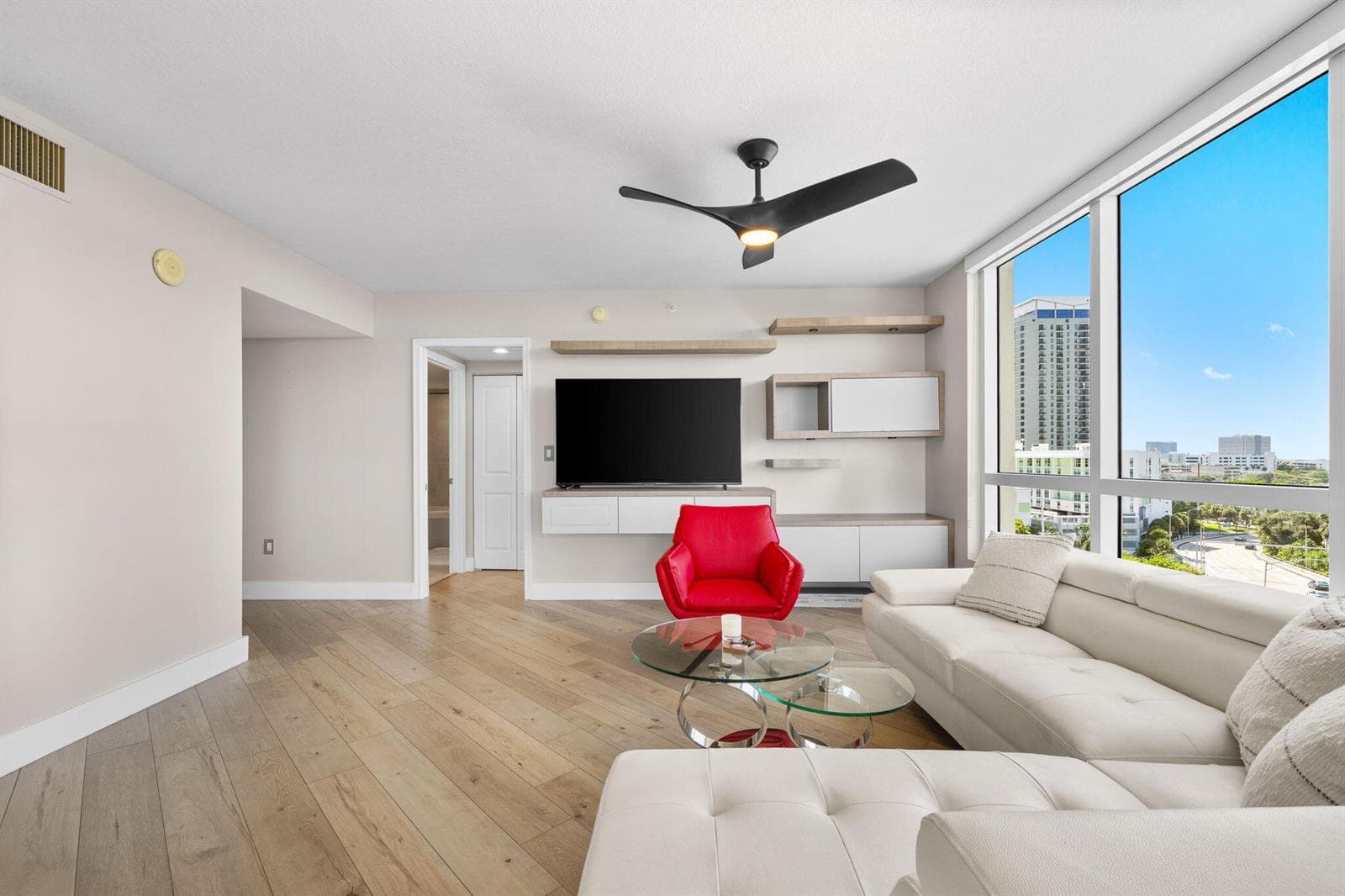 600 W LAS OLAS Boulevard 902S photo 4