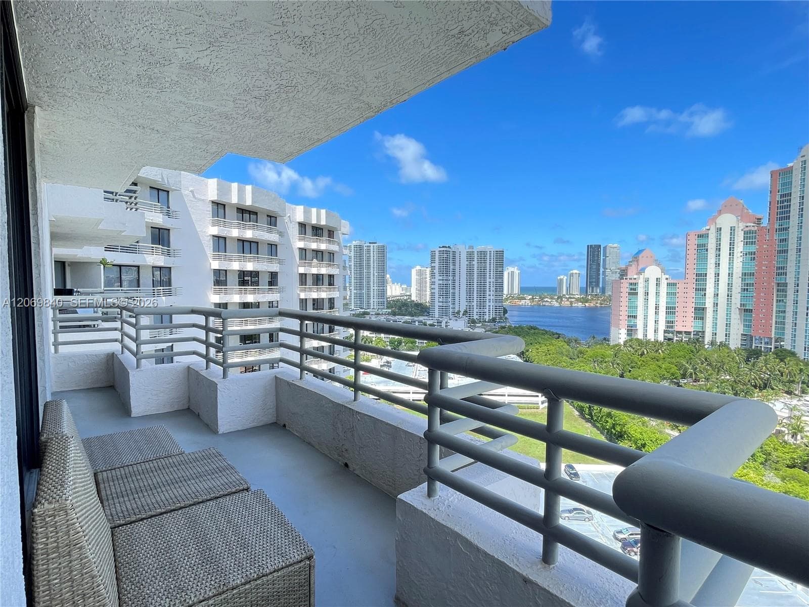 3300 NE 191st St 1918 photo 21
