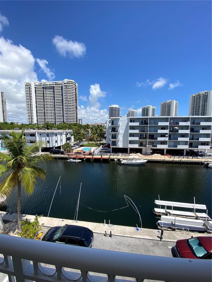 3601 NE 170 407 photo 13