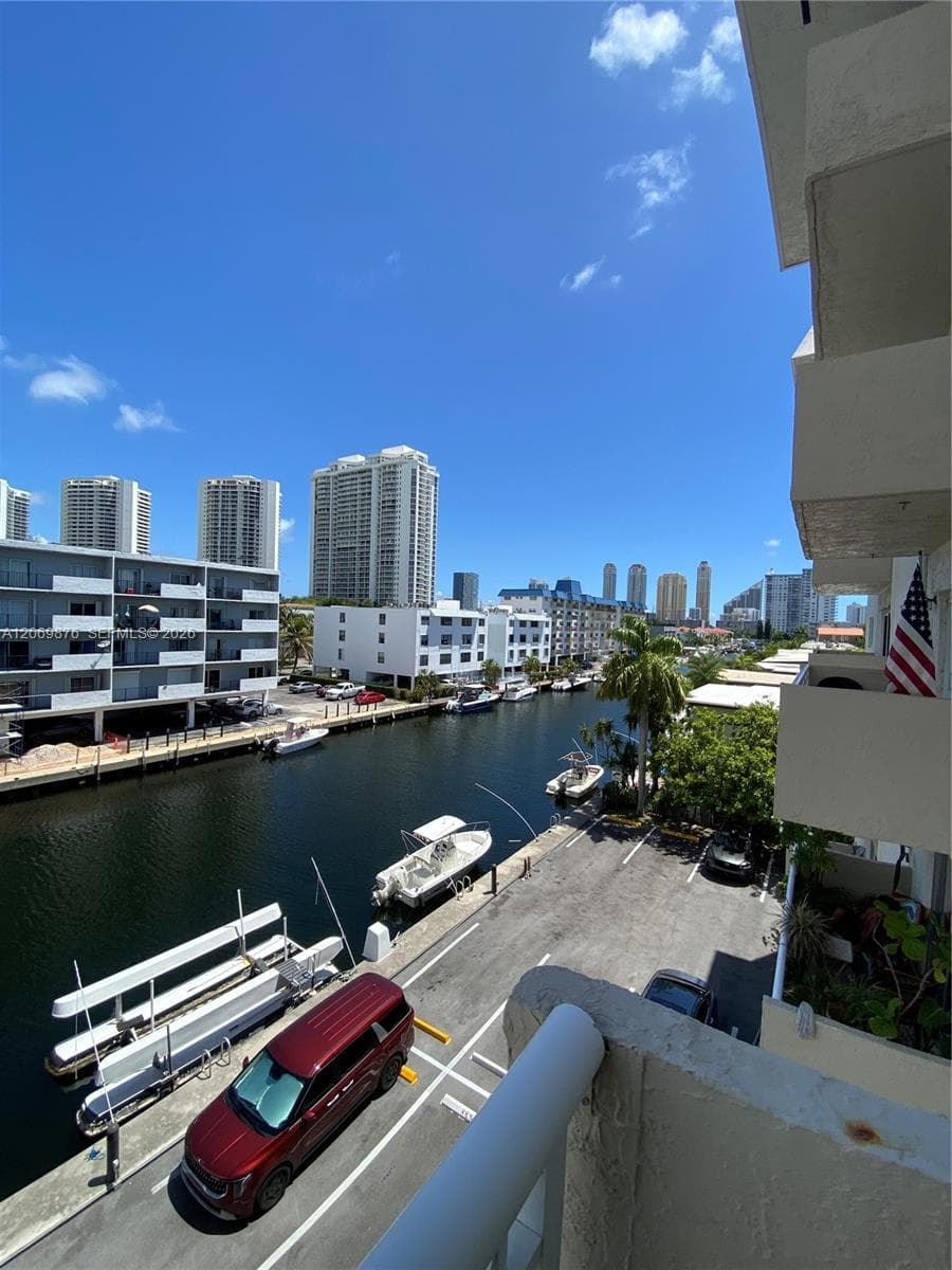 3601 NE 170 407 photo 14