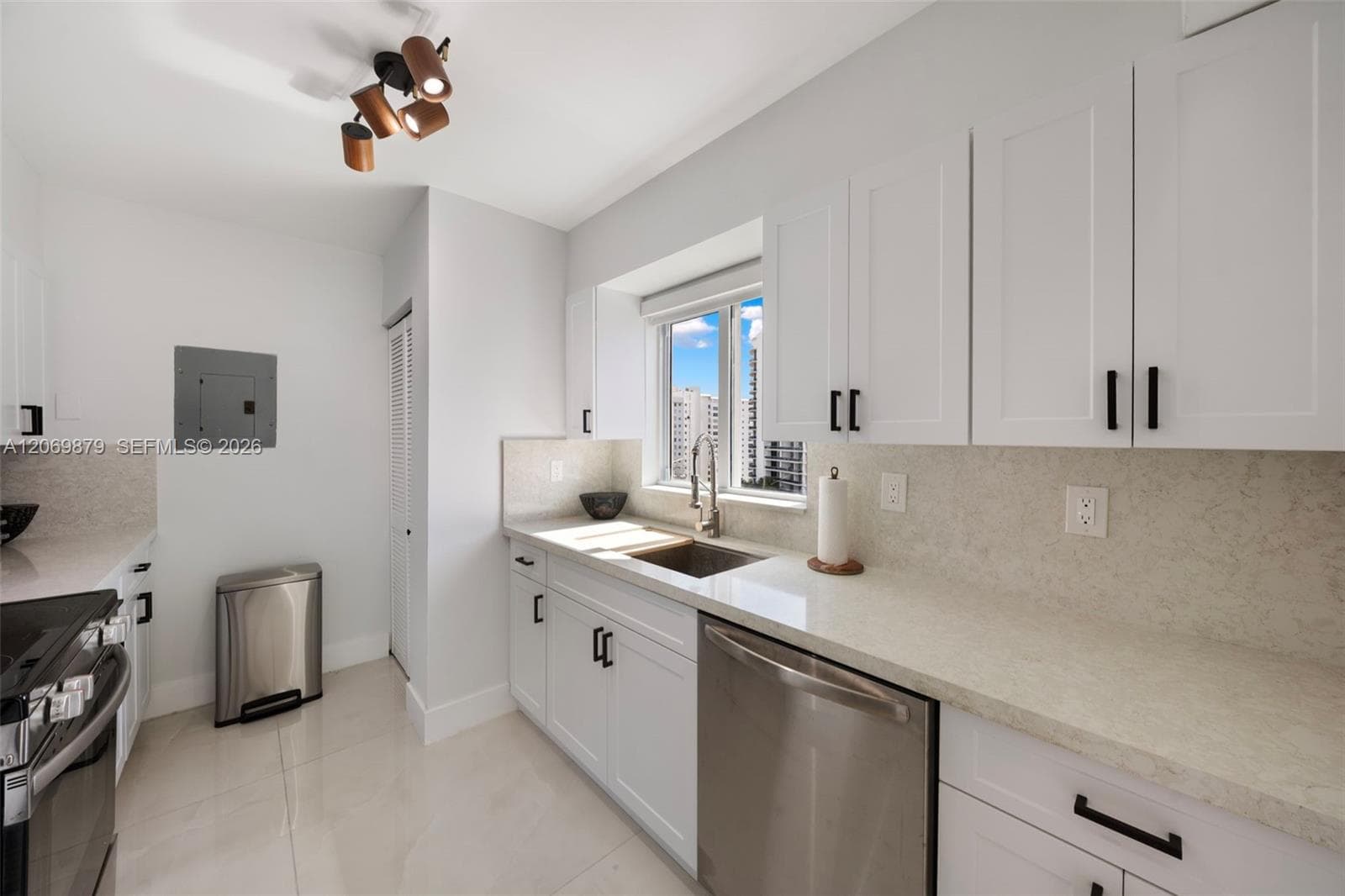 5900 Collins Ave 1204 photo 12