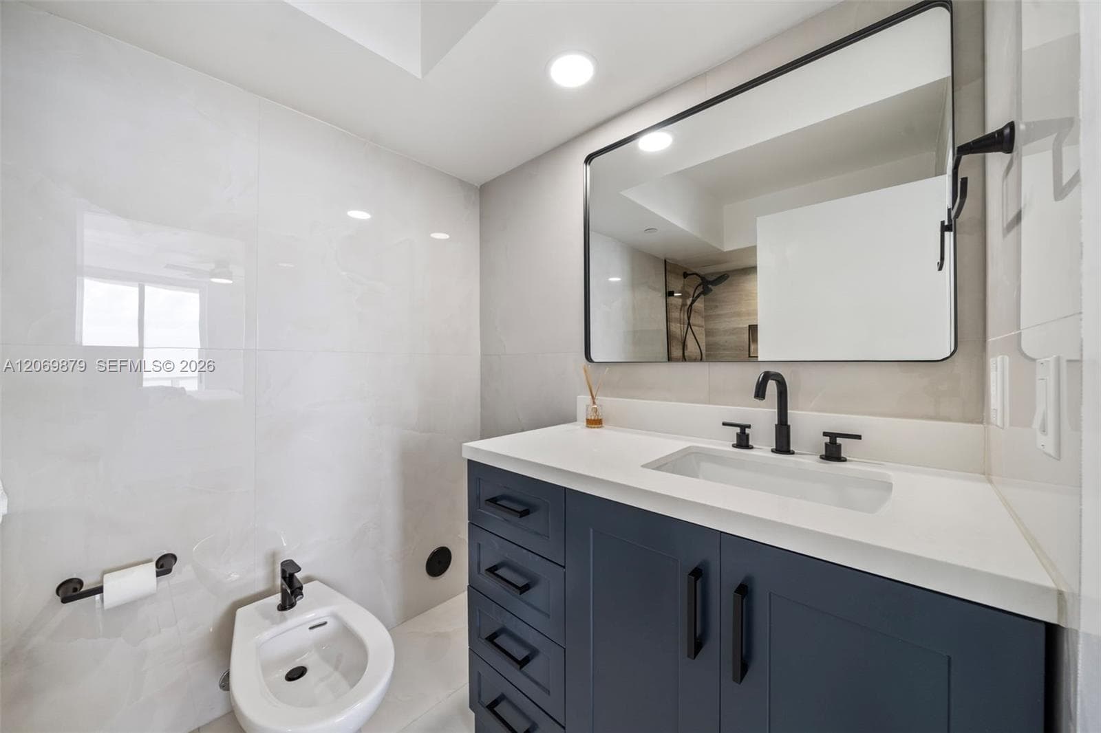 5900 Collins Ave 1204 photo 21