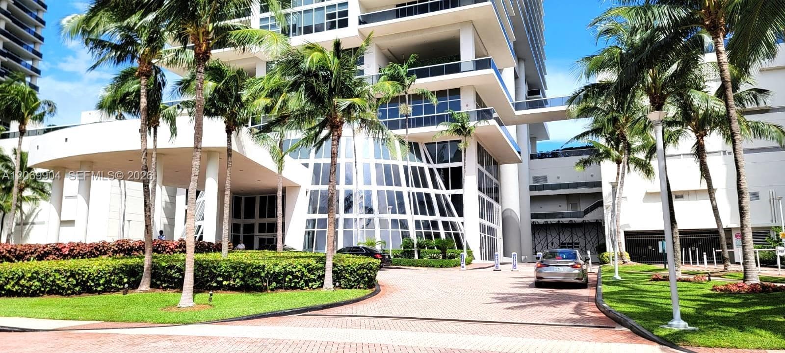 1830 S Ocean Dr 1507 photo 3