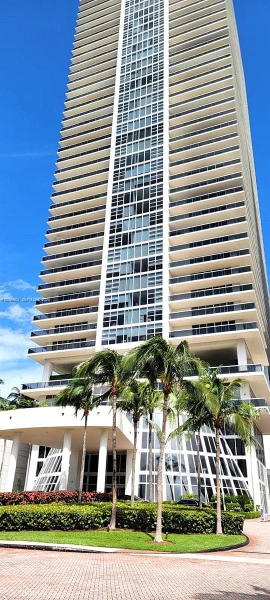 1830 S Ocean Dr 1507 photo 4