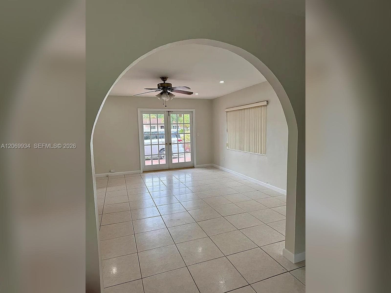 3232 Village Green Dr photo 2