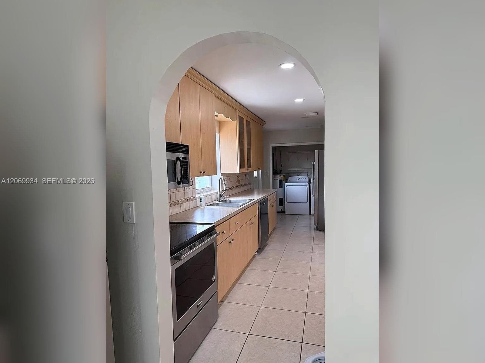 3232 Village Green Dr photo 7