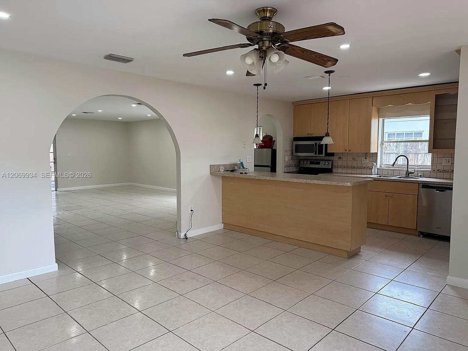 3232 Village Green Dr photo 4