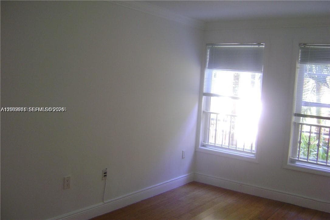 4812 Pine Tree Dr 201 photo 11