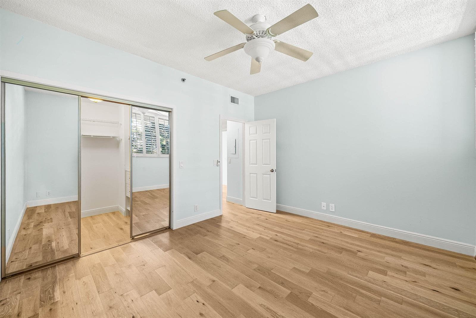 11370 Twelve Oaks Way 418 photo 22