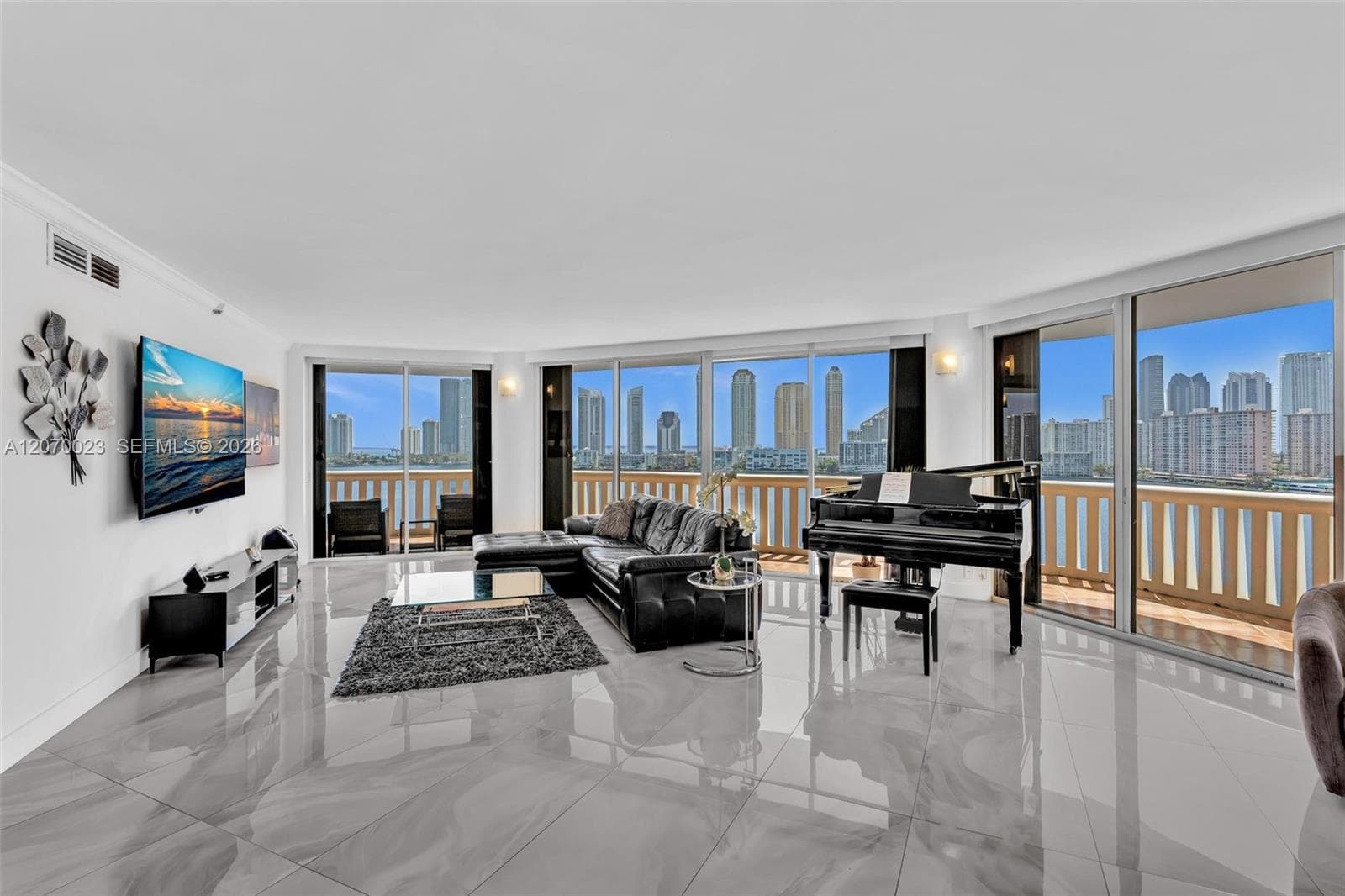 3000 Island Blvd 1106 photo 6