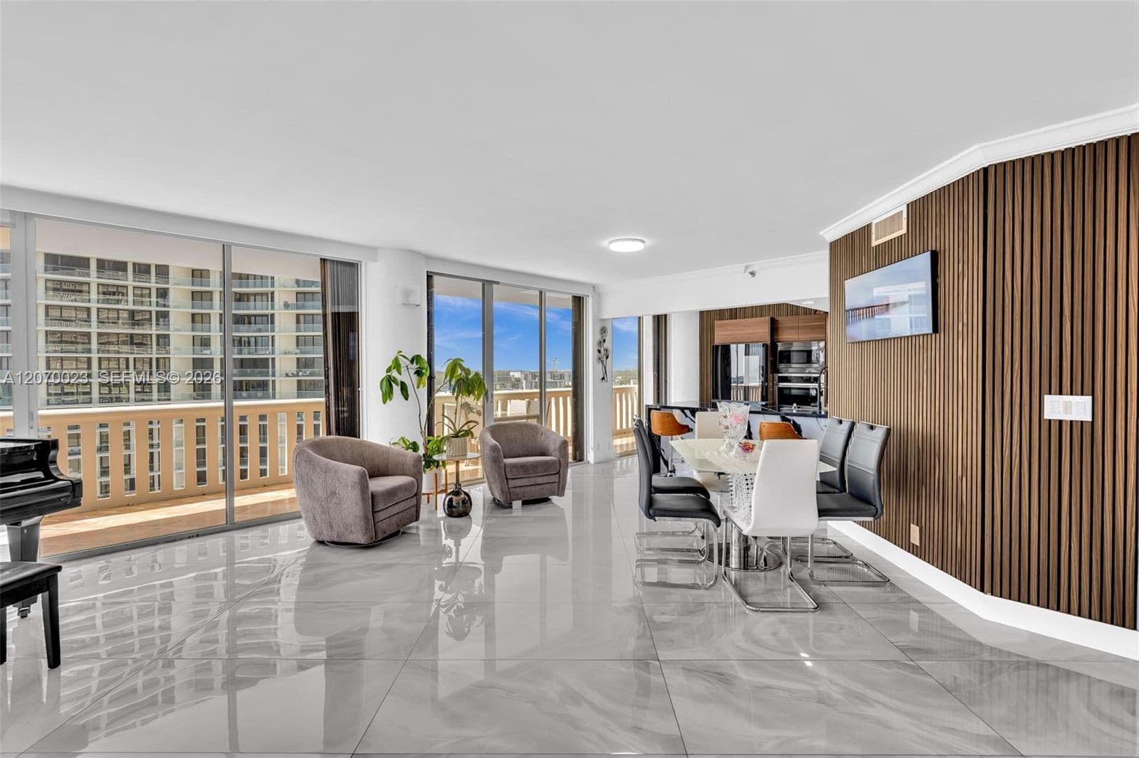 3000 Island Blvd 1106 photo 16