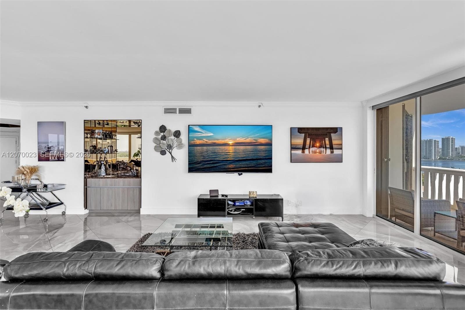 3000 Island Blvd 1106 photo 12