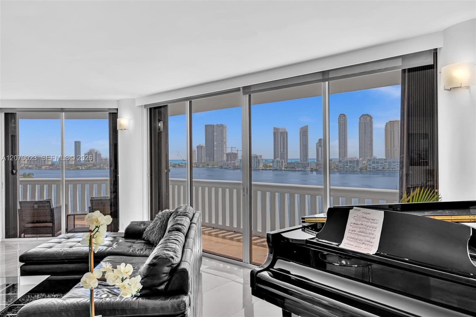 3000 Island Blvd 1106 photo 7