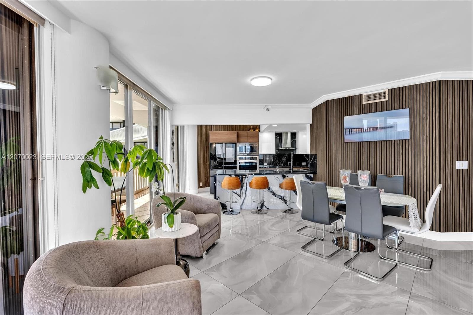 3000 Island Blvd 1106 photo 1