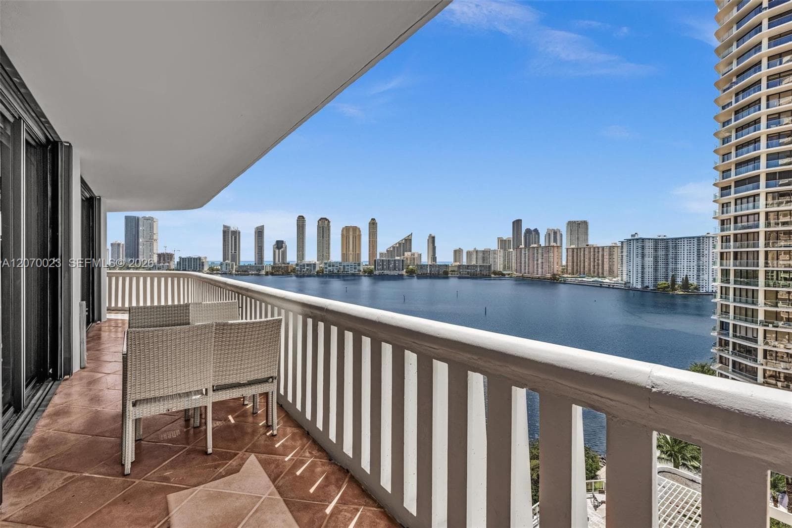 3000 Island Blvd 1106 photo 24