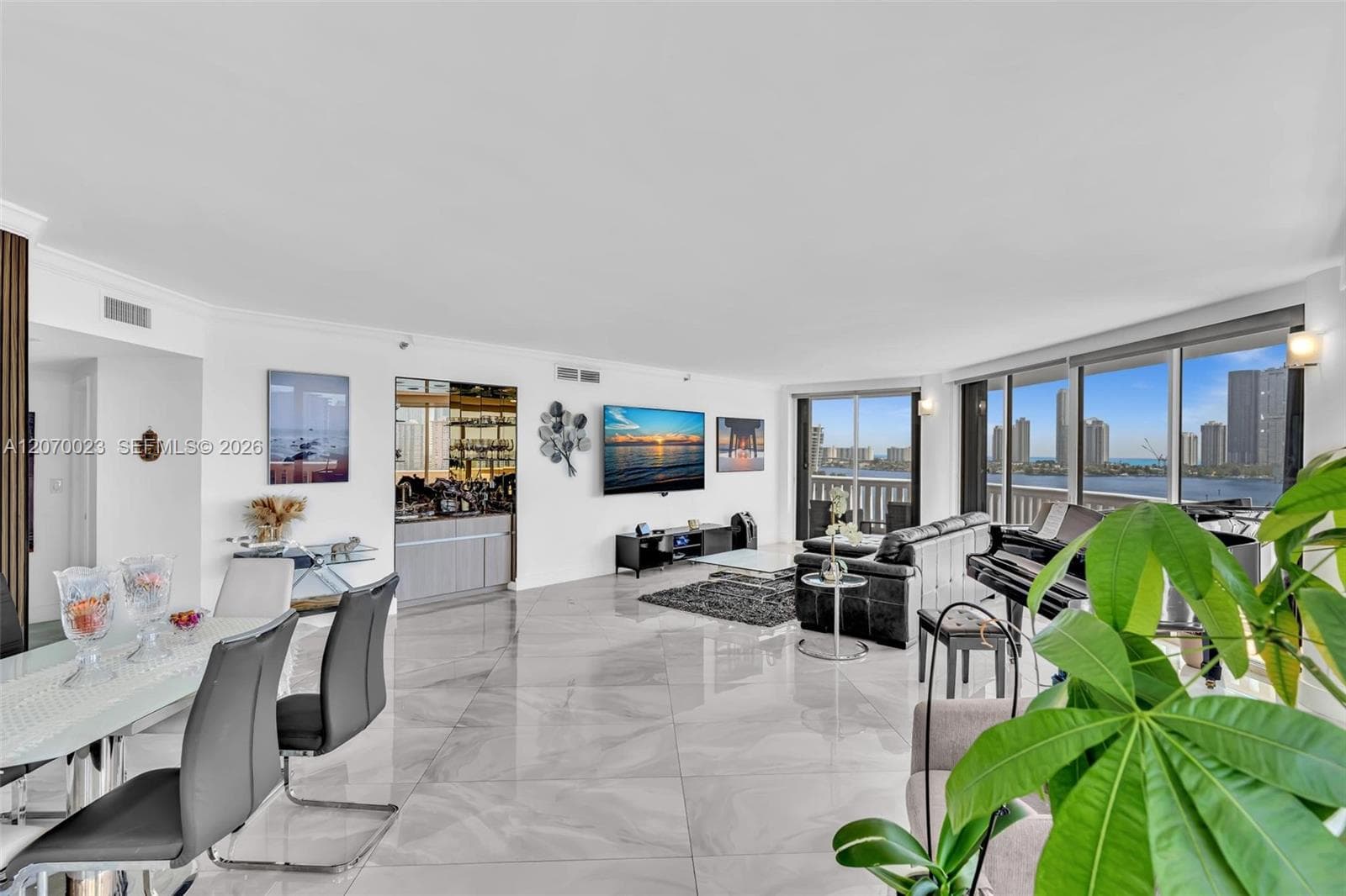 3000 Island Blvd 1106 photo 10