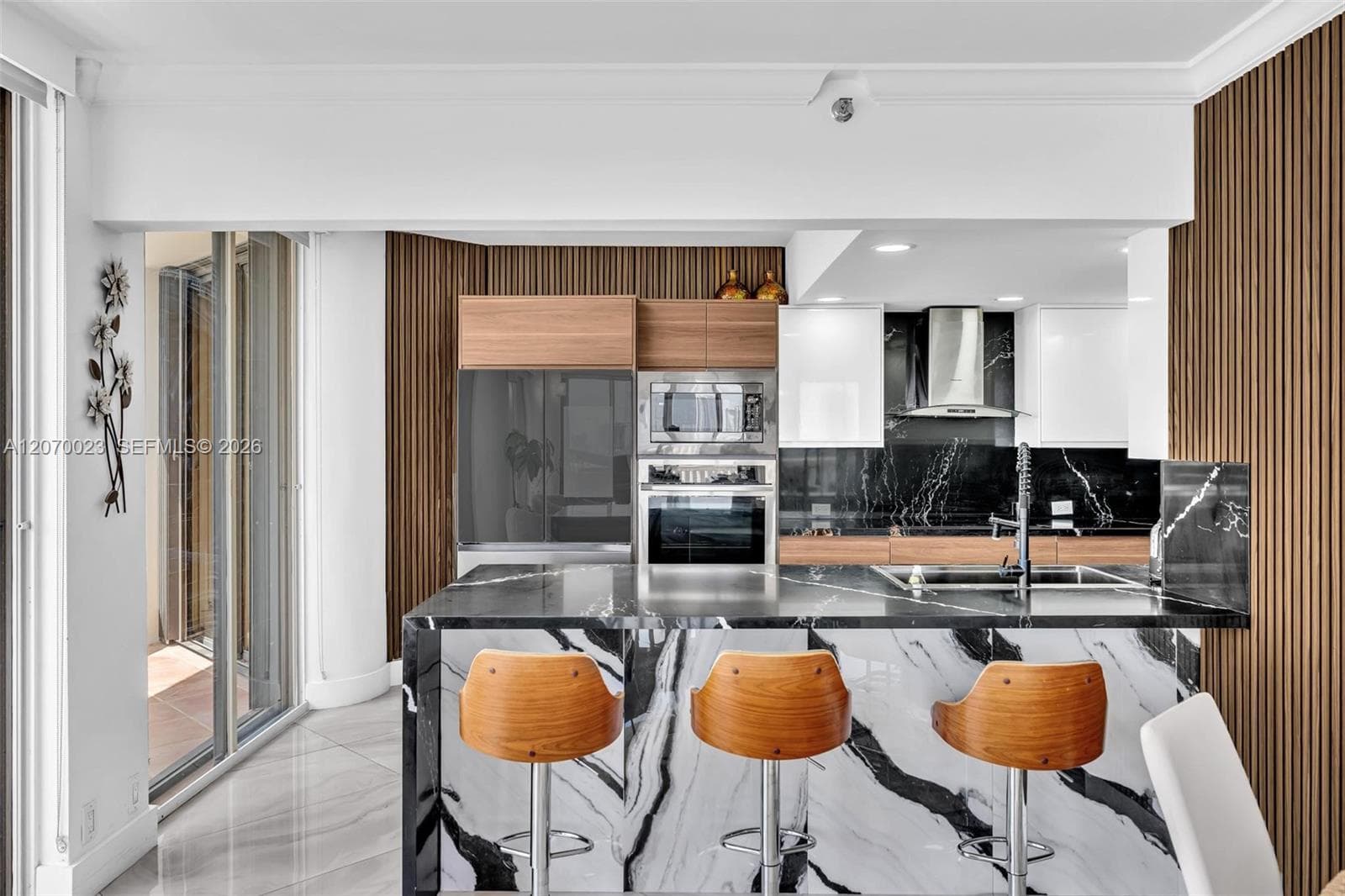 3000 Island Blvd 1106 photo 18